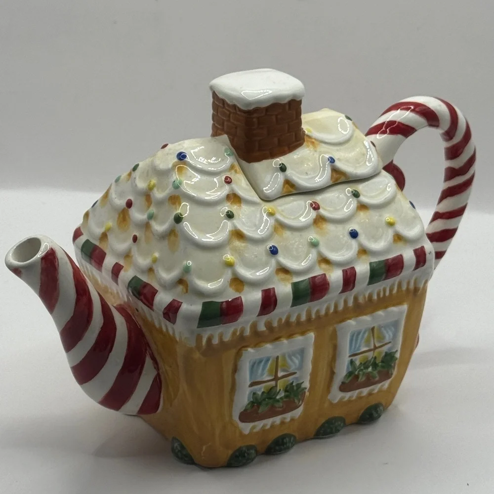 Mesa gingerbread house Charming Cottage Teapot